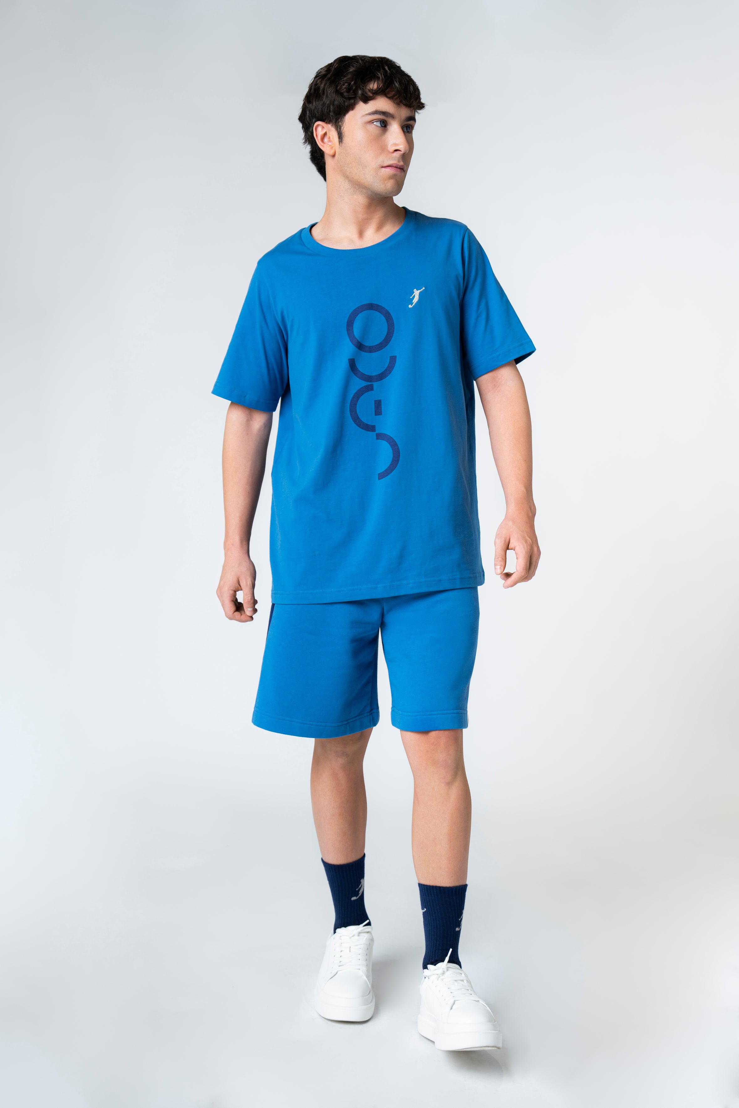 Collection of Camiseta Essential UACO azul in a gallery layout
